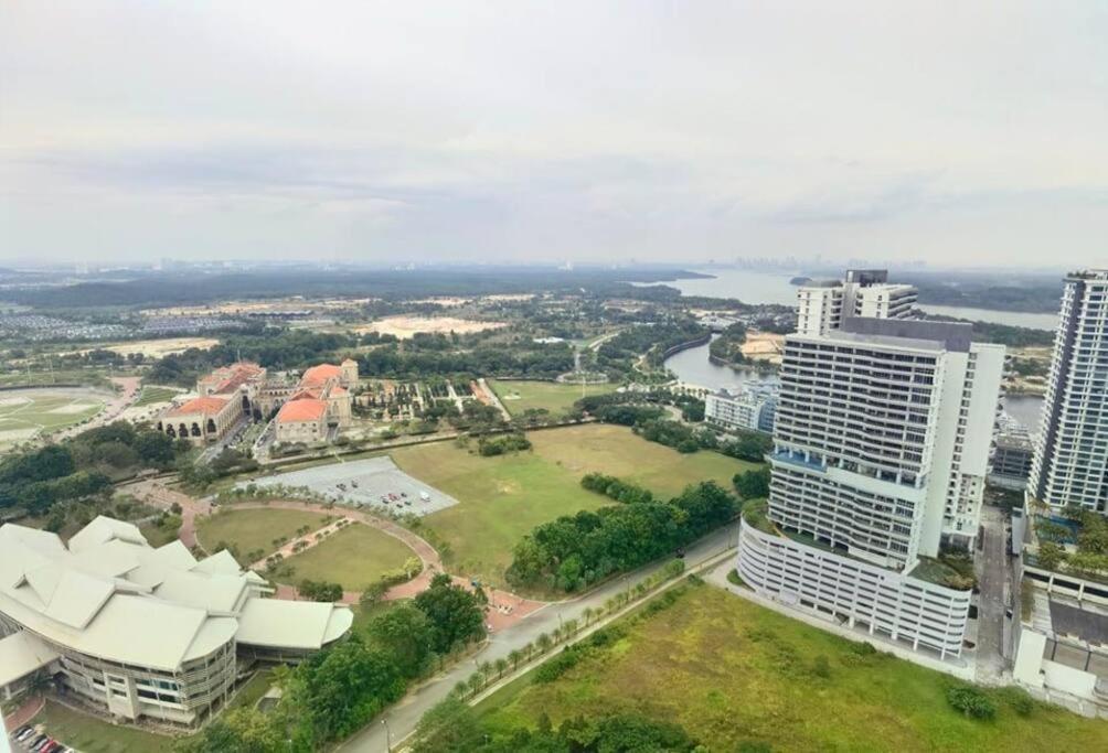 C0704 Almas Suite Seaview & Netflix Stay Nusajaya  Exteriör bild