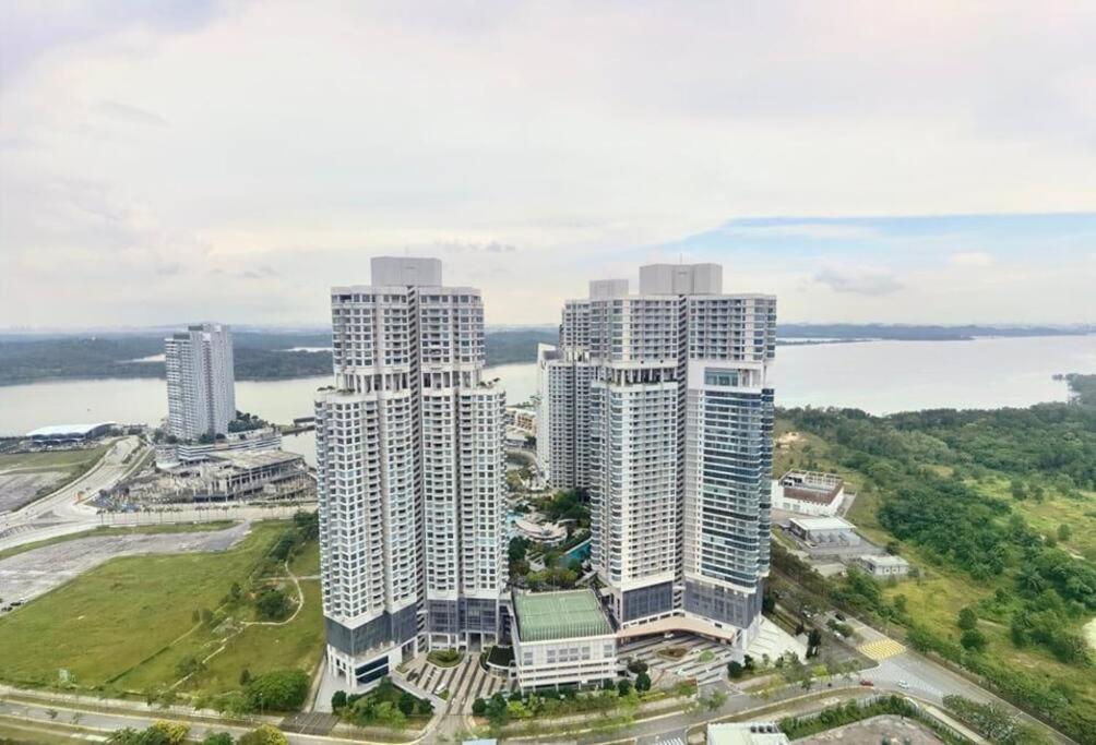 C0704 Almas Suite Seaview & Netflix Stay Nusajaya  Exteriör bild